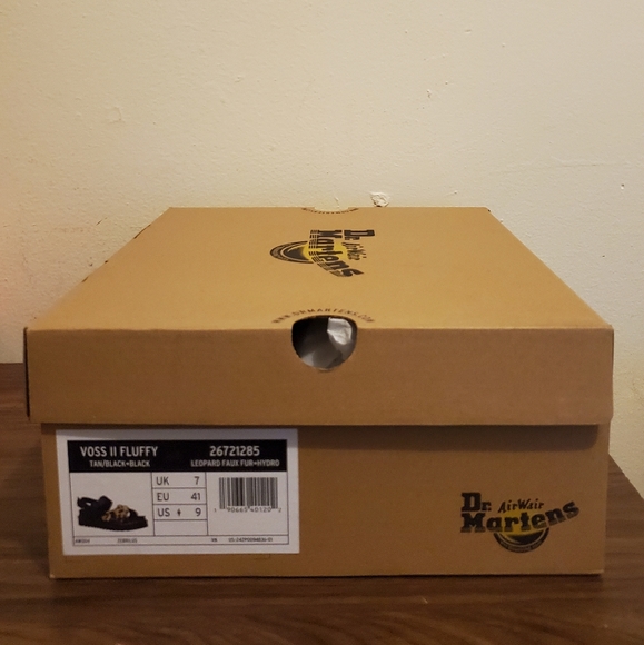 Dr.Martens Voss II Fluffy Leopard print Sandals - Picture 2 of 6